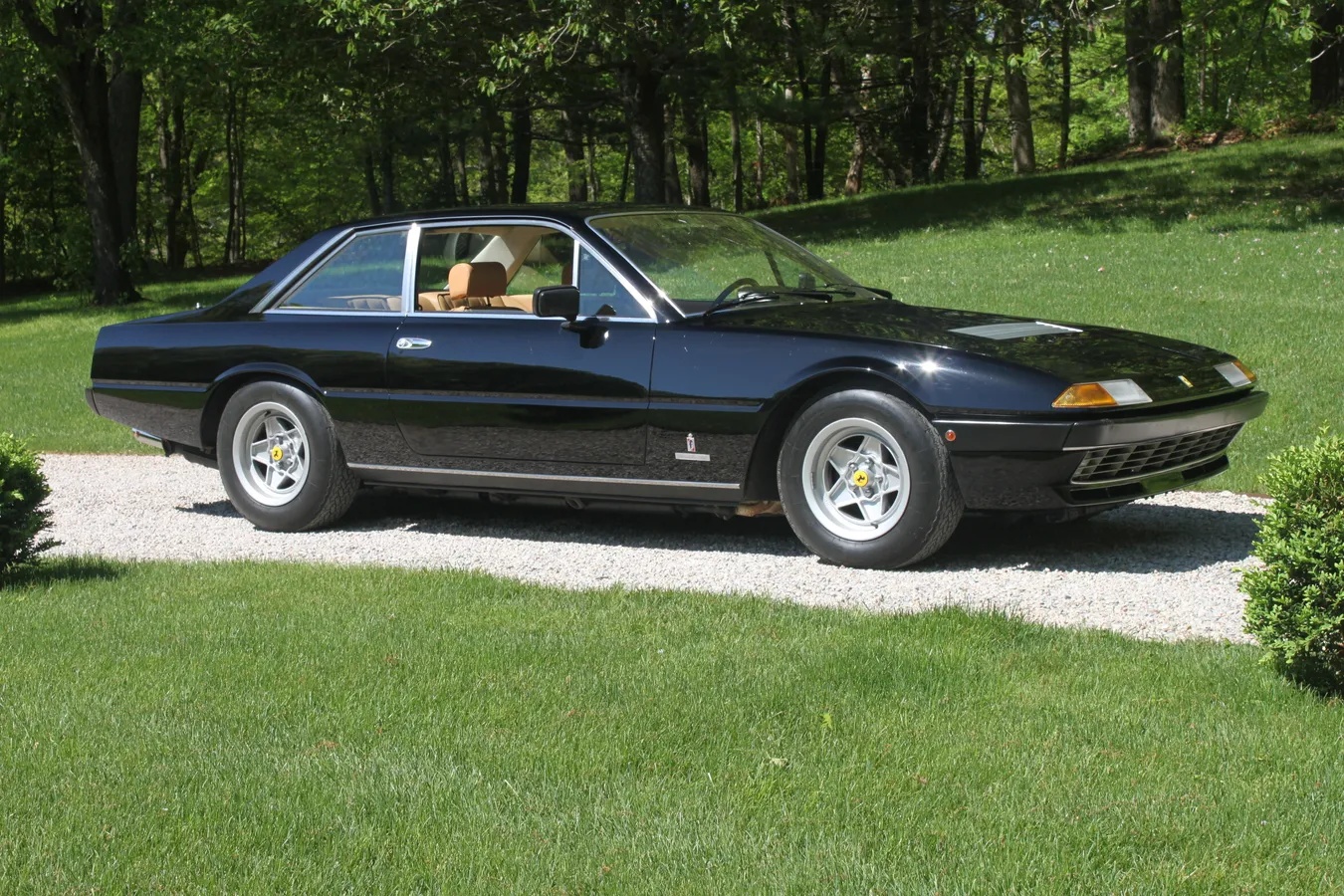 Ferrari-400gt-1977-10