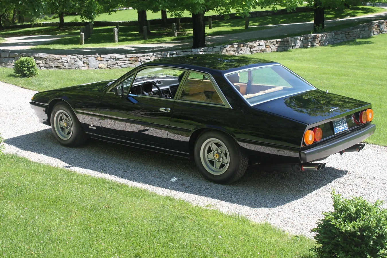 Ferrari-400gt-1977-15