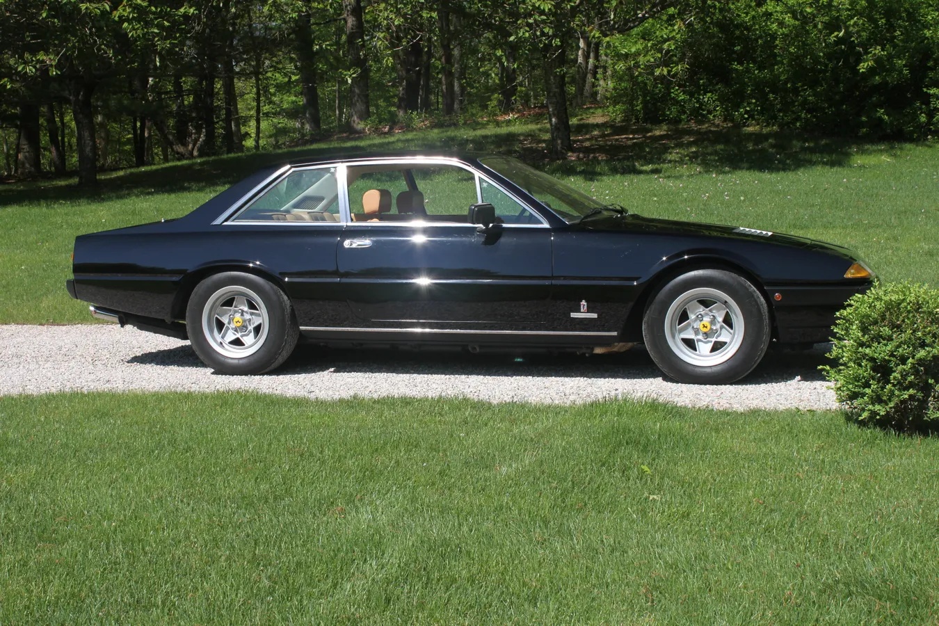 Ferrari-400gt-1977-2