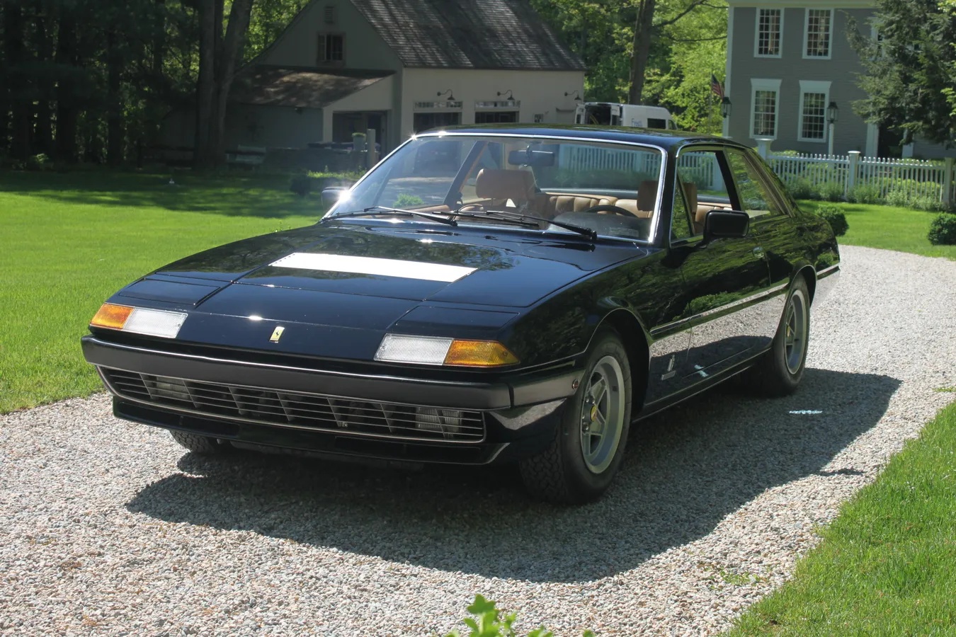 Ferrari-400gt-1977-3