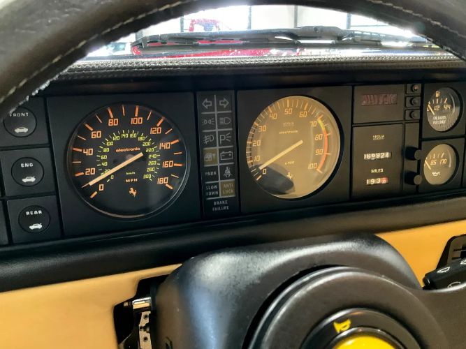 Ferrari-Mondial-1988-Red-Rosso-Corsa-Leather-11