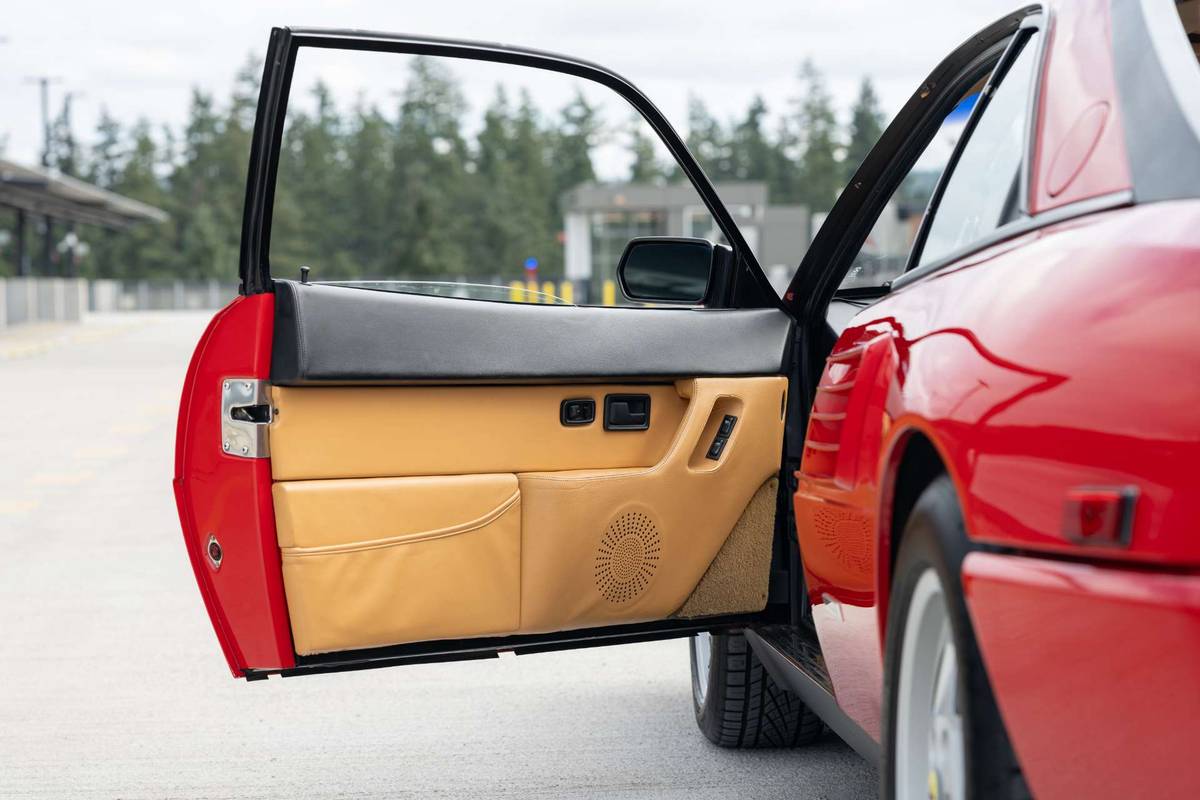 Ferrari-mondial-t-1989-red-2