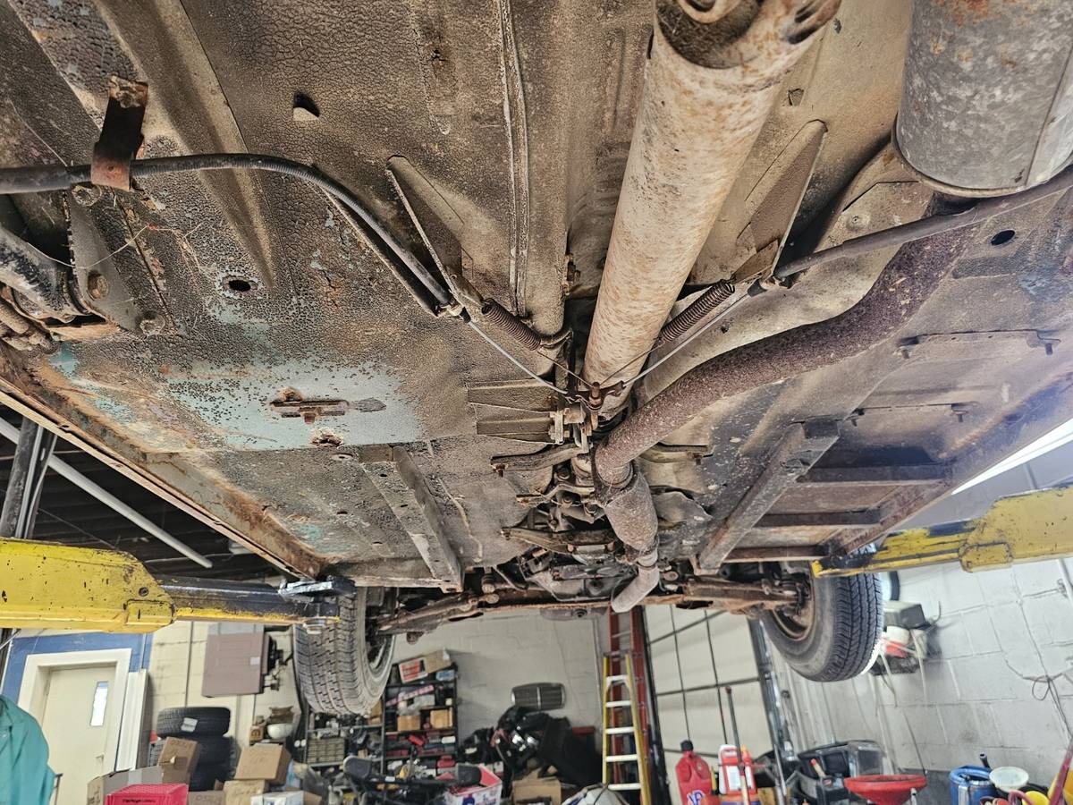 Fiat-124-1978-white-17