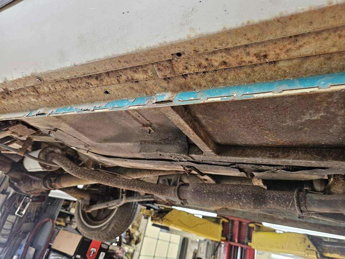 Fiat-124-1978-white-19