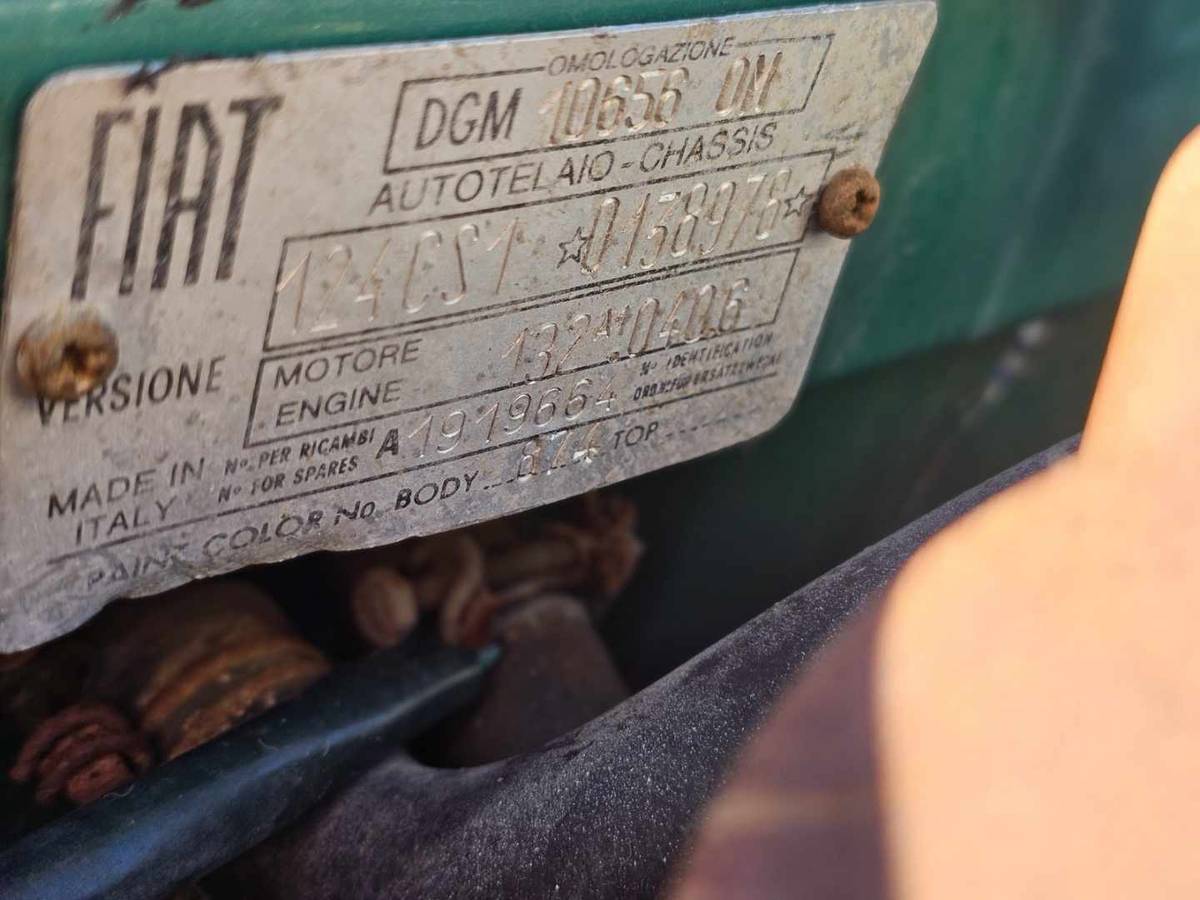 Fiat-124-1978-white-25