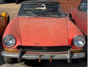 Fiat-124-Spider-1972-Convertible-1