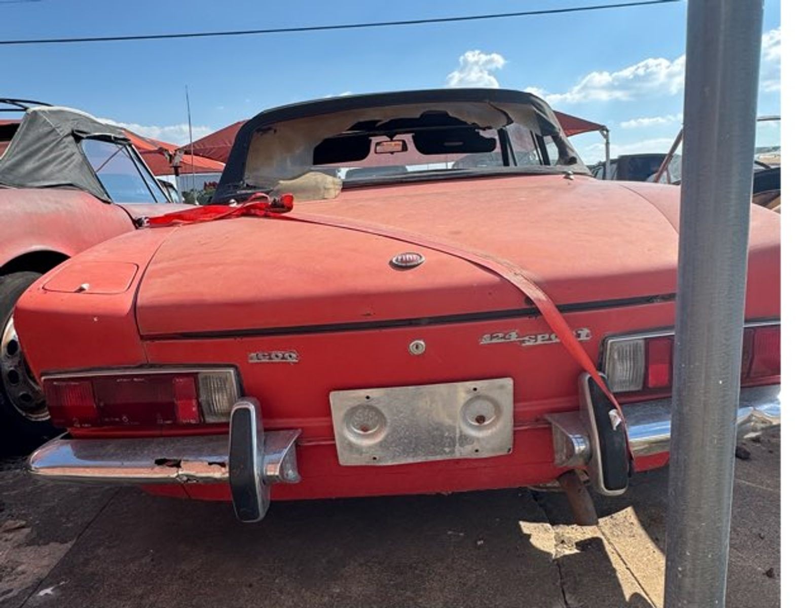 Fiat-124-Spider-1972-Convertible-5
