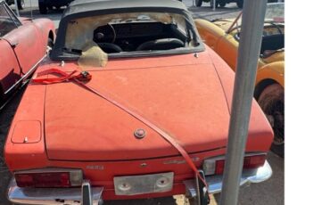 Fiat-124-Spider-1972-Convertible-7