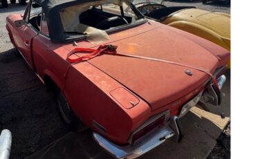 Fiat-124-Spider-1972-Convertible-8