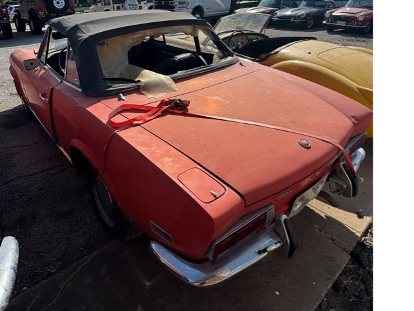 Fiat-124-Spider-1972-Convertible-8