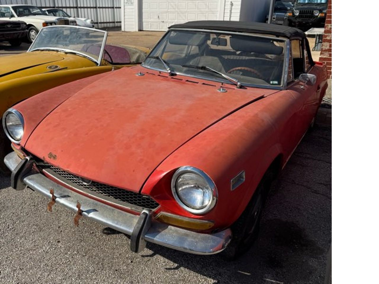 Fiat-124-Spider-1972-Convertible