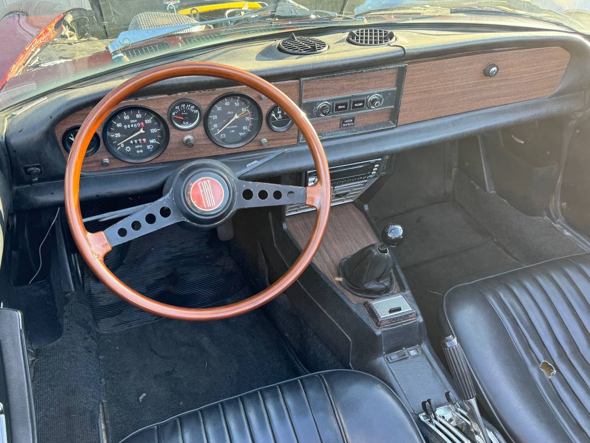 Fiat-124-spider-1800-1978-11