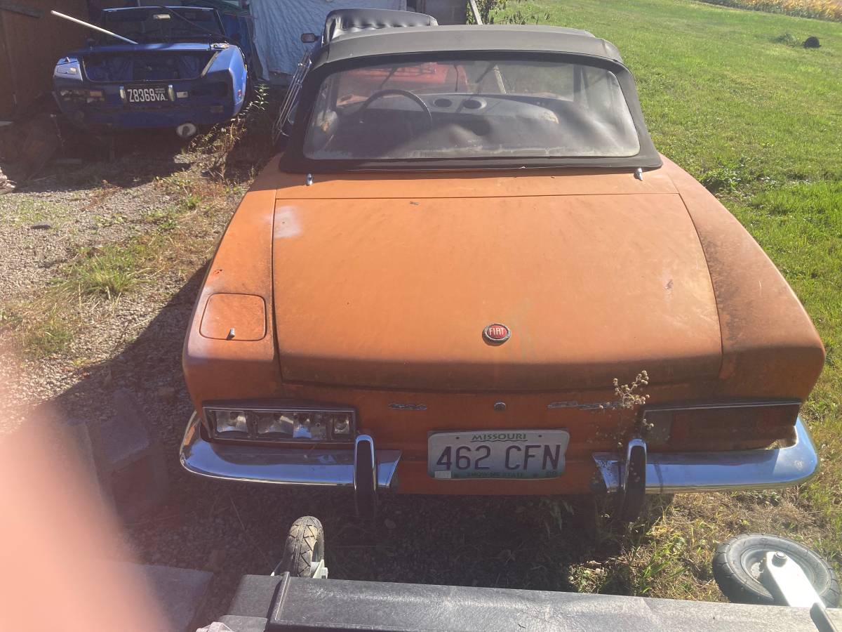 Fiat-124-spider-1972-2