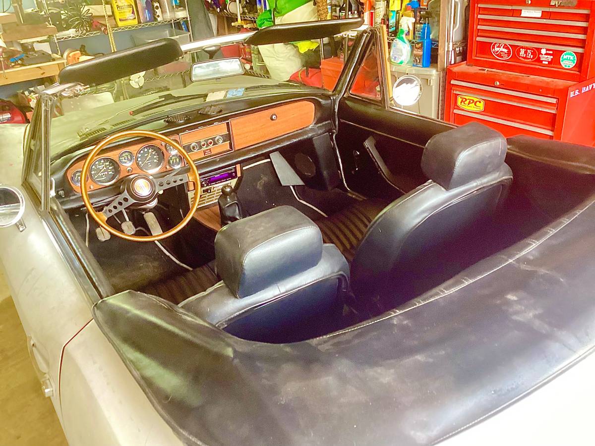 Fiat-124-spider-1972-4