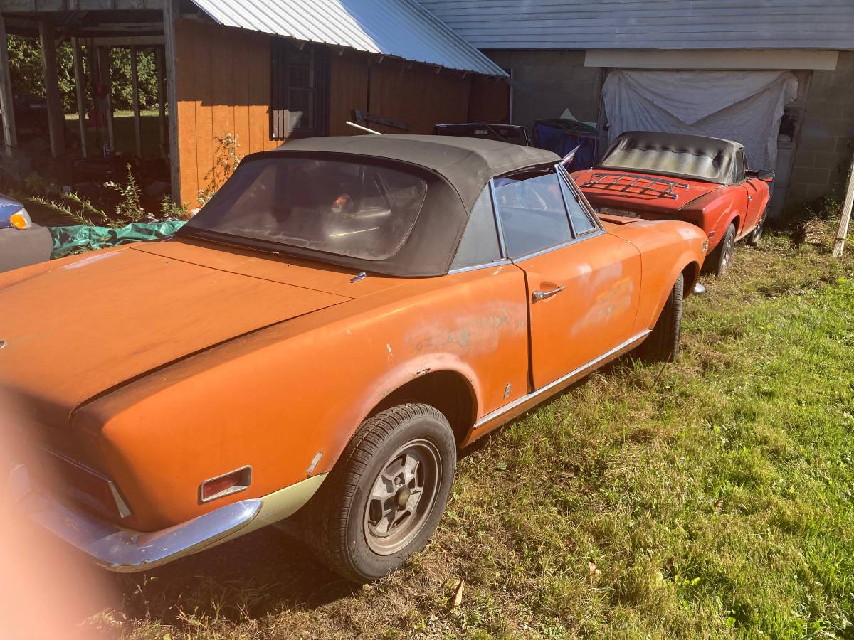 Fiat-124-spider-1972-4