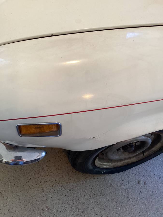 Fiat-124-spider-1974-white-1