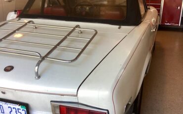 Fiat-124-spider-1974-white-2