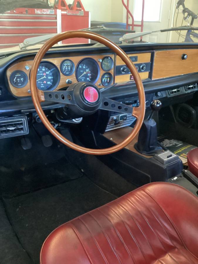 Fiat-124-spider-1974-white-4