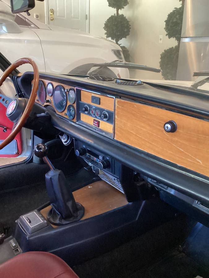 Fiat-124-spider-1974-white-6