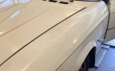 Fiat-124-spider-1974-white-7