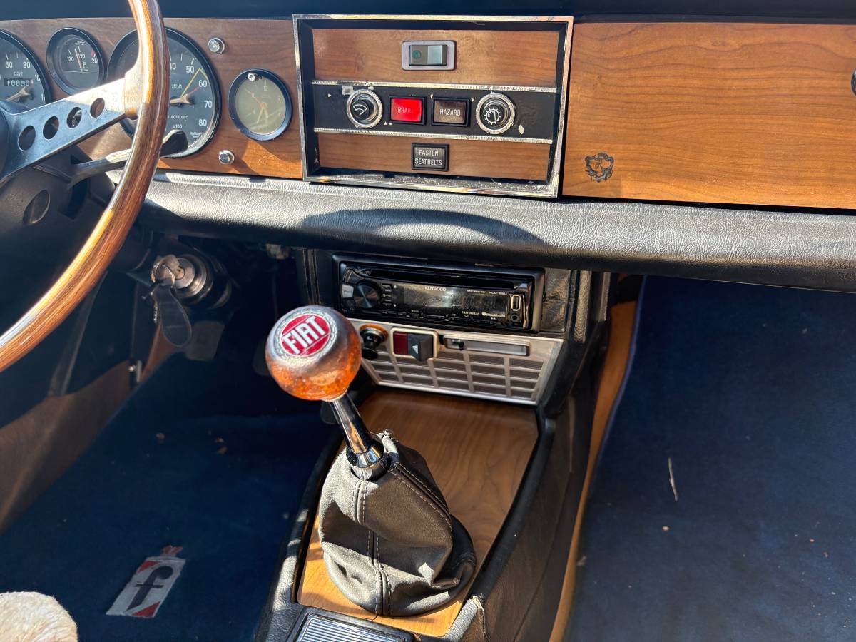 Fiat-124-spider-1978-blue-14