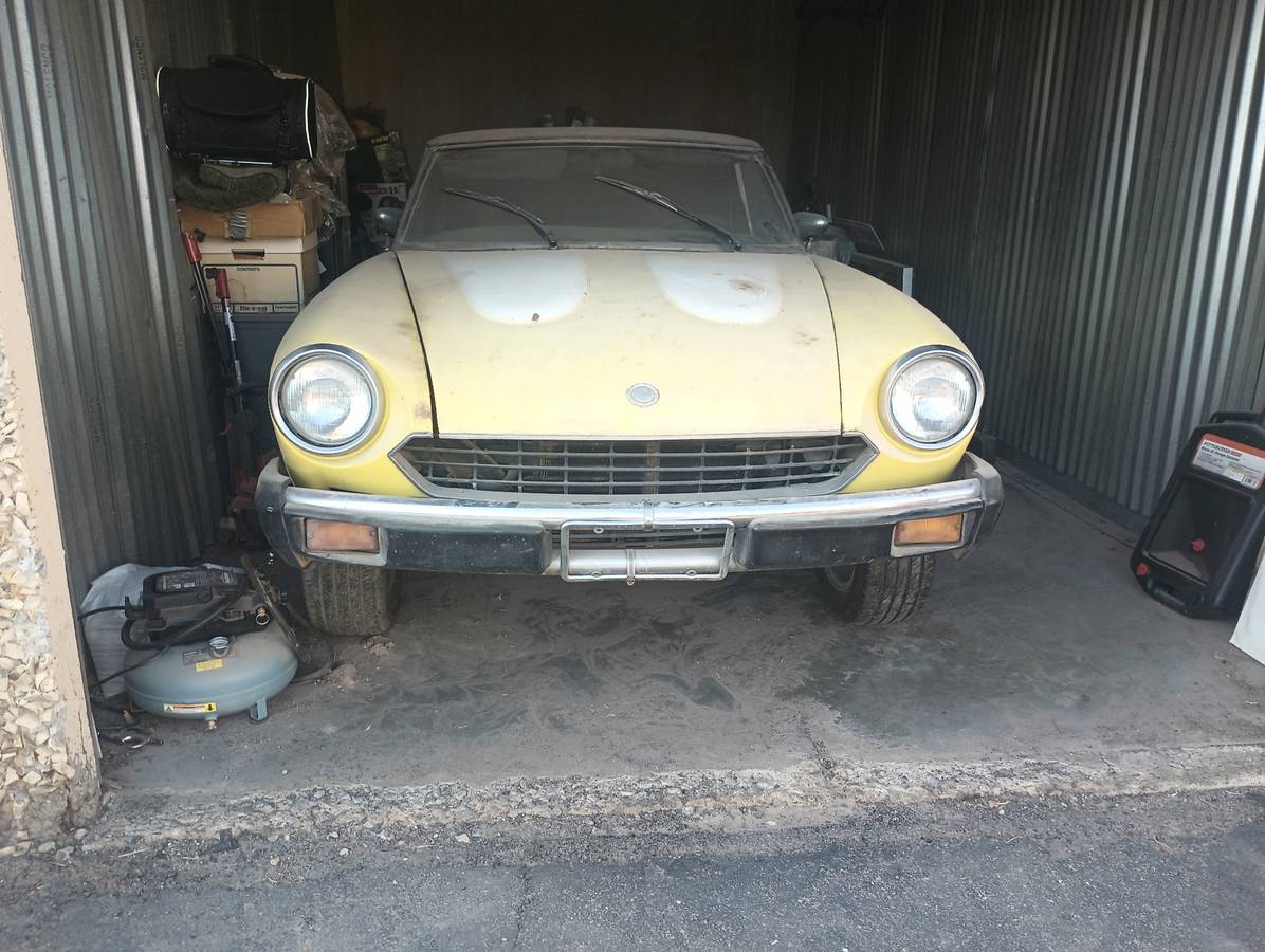 Fiat-124-spider-1979-yellow-1