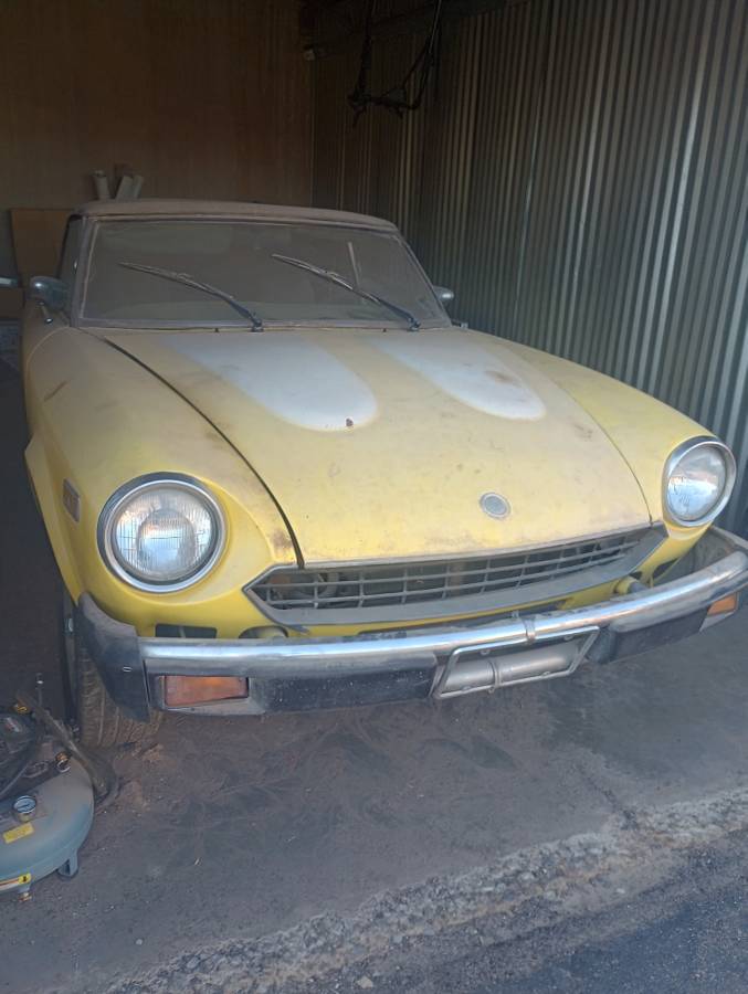 Fiat-124-spider-1979-yellow-4