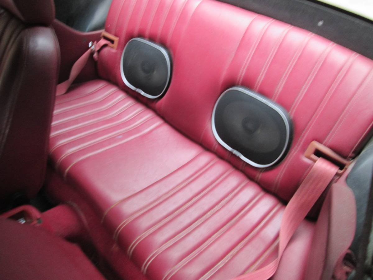 Fiat-124-spider-1980-white-10