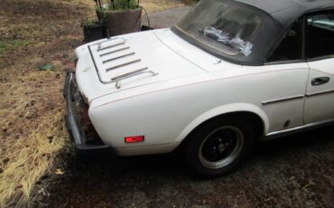 Fiat-124-spider-1980-white-21
