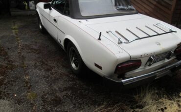Fiat-124-spider-1980-white-23
