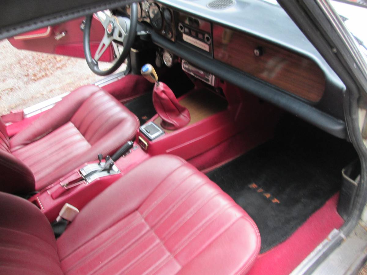 Fiat-124-spider-1980-white-5