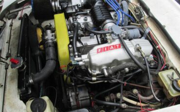 Fiat-124-spider-1980-white-7