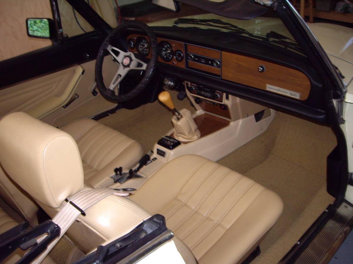 Fiat-124-spider-1981-yellow-1