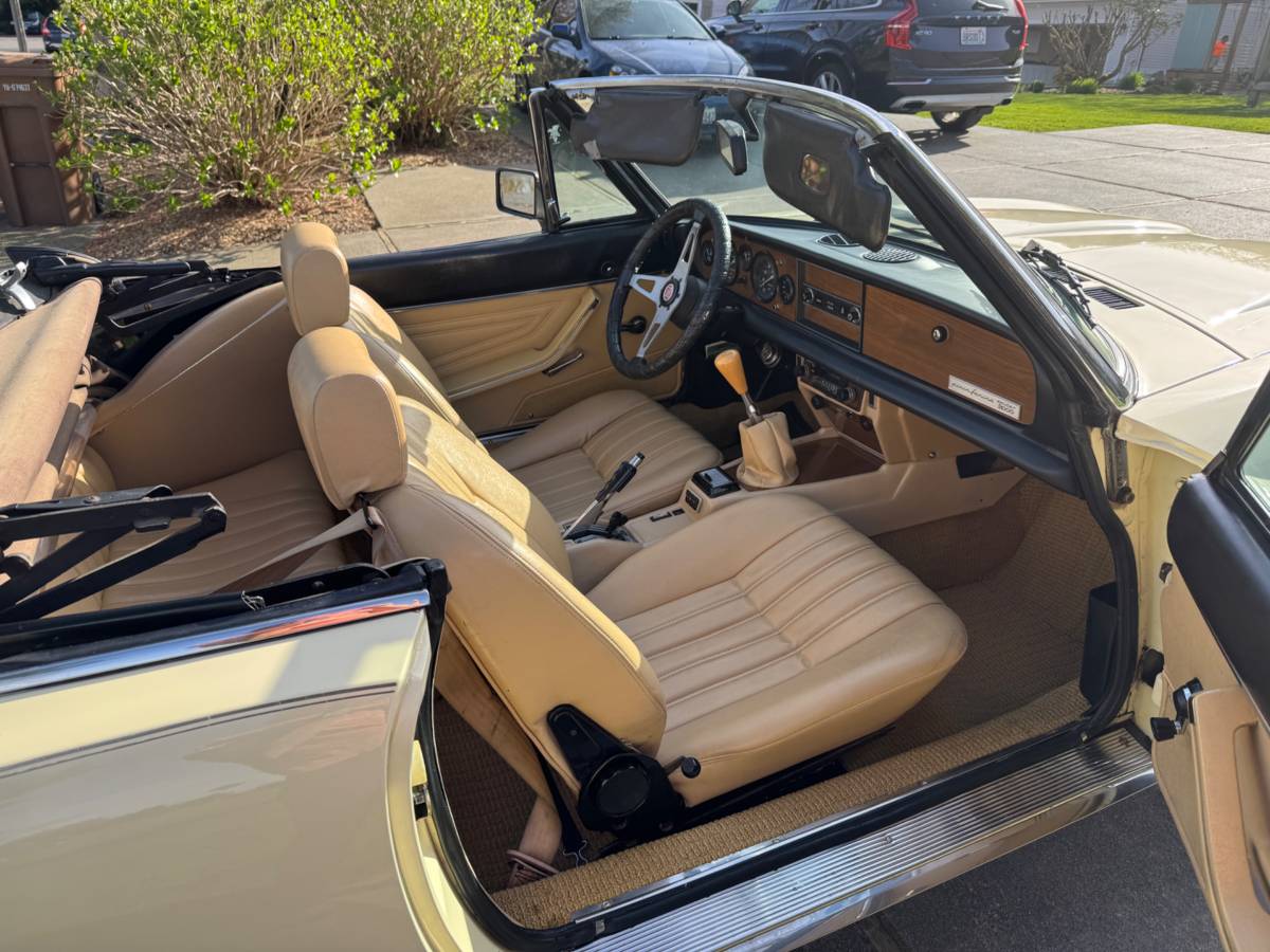 Fiat-124-spider-1981-yellow-5