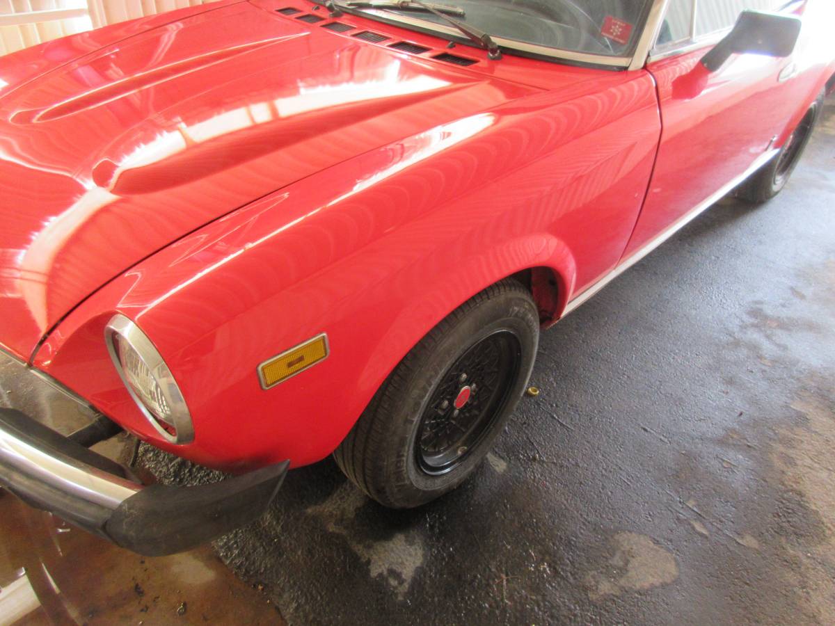 Fiat-124-sport-spider-1980-red-1