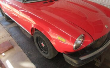 Fiat-124-sports-spiter-1980-red-23
