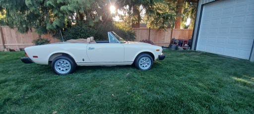 Fiat-2000-spider-1980-12