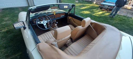 Fiat-2000-spider-1980-15