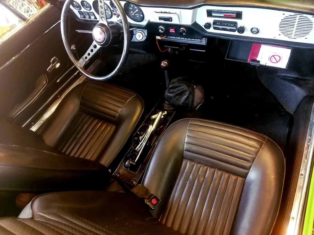Fiat-850-spider-1973-Verde-Black-18
