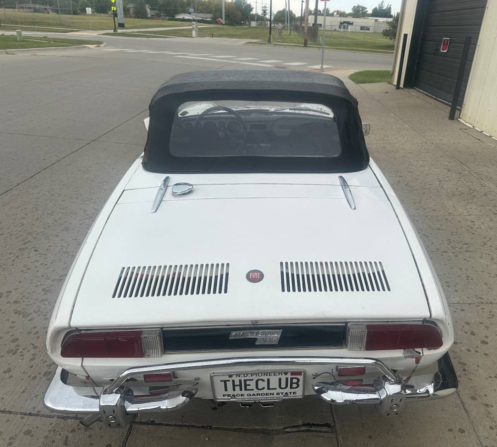 Fiat-spider-850-sport-1973-white-9