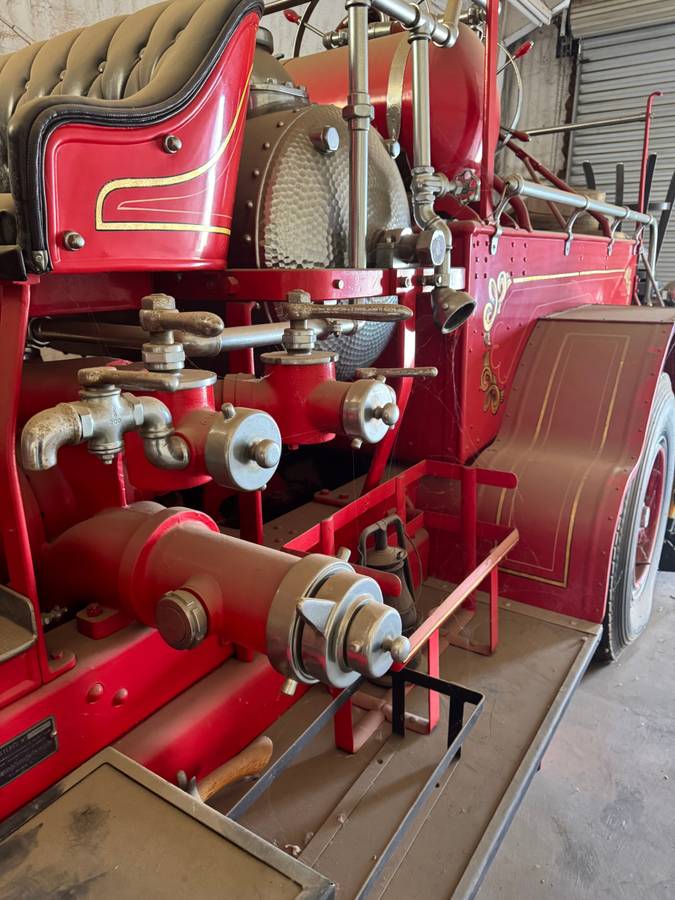Fire-tuck-la-france-1919-red-4