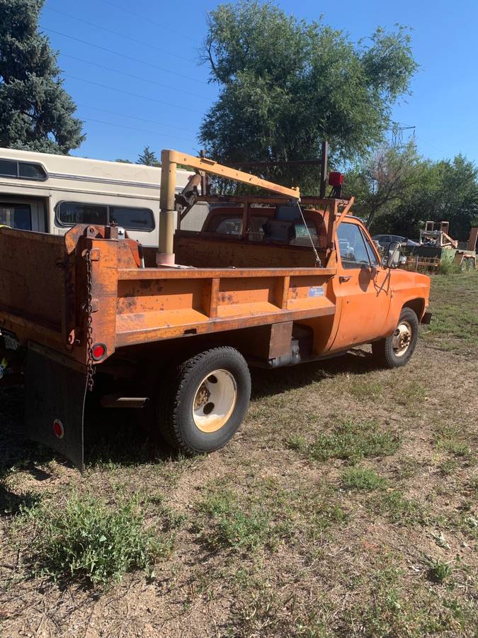 Ford-1-ton-dump-truck-1963-orange-1