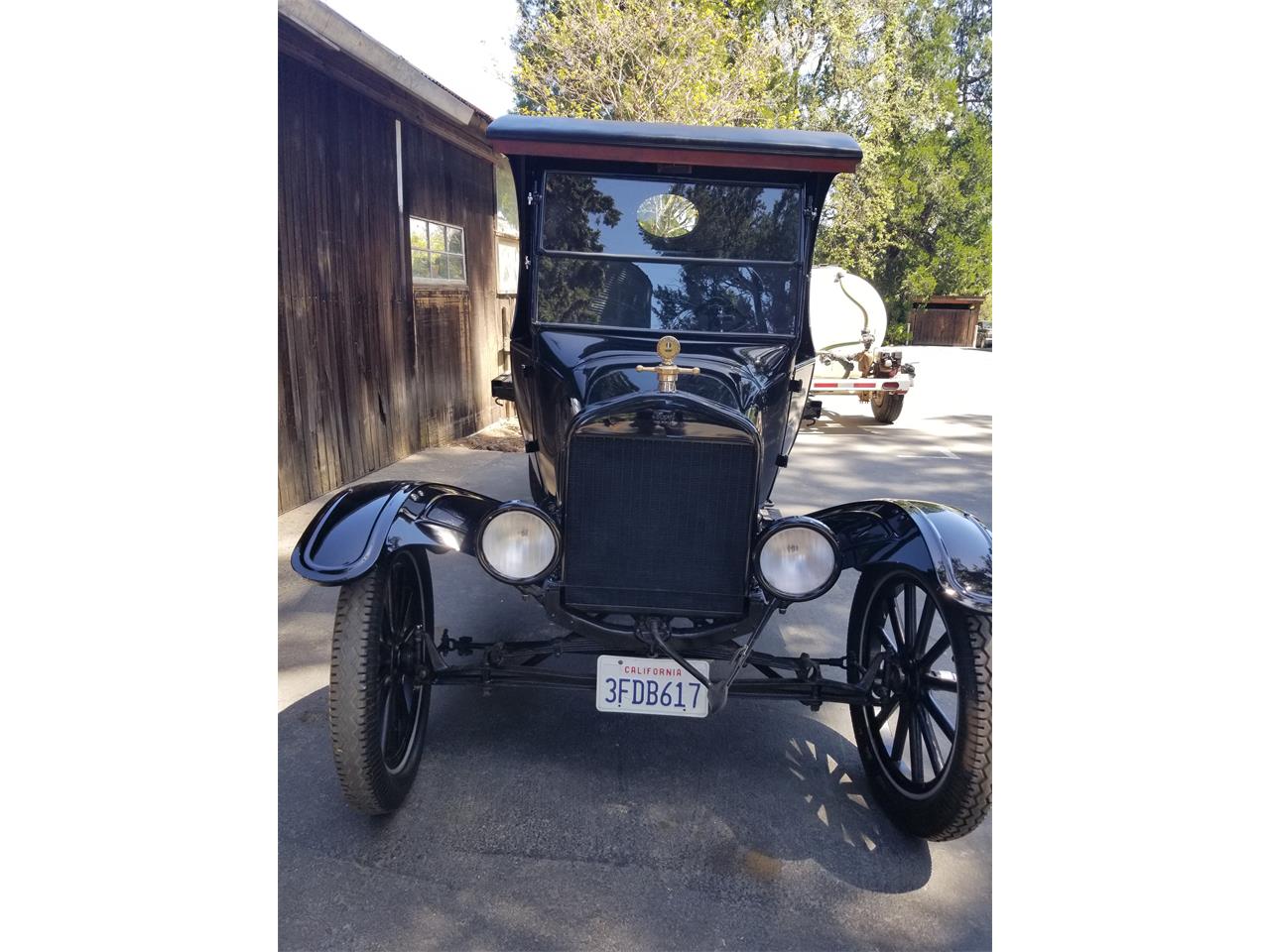 Ford-1-ton-flatbed-1926-Black-Black
