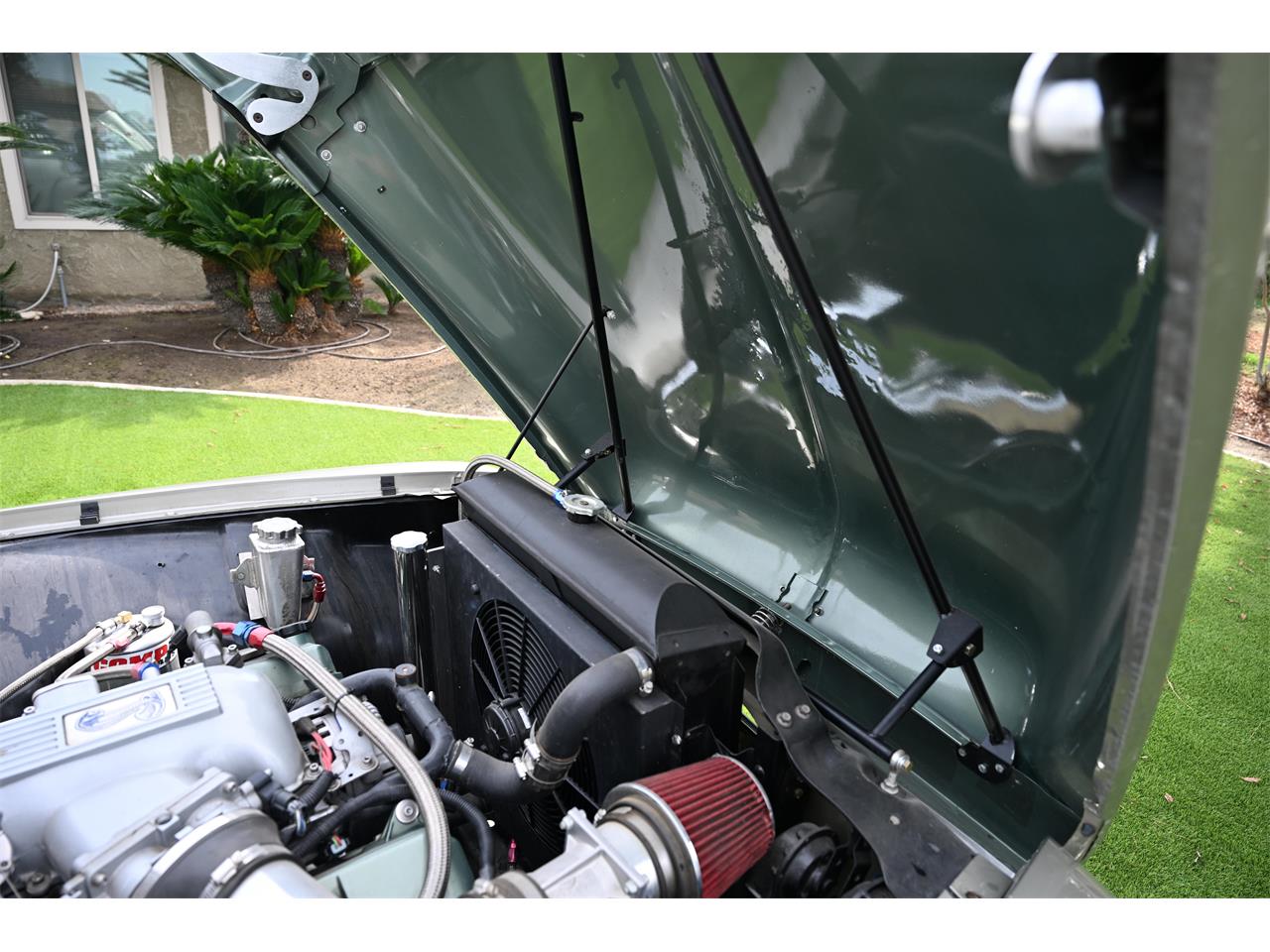Ford-12-ton-pickup-1956-greensilver-tan-3
