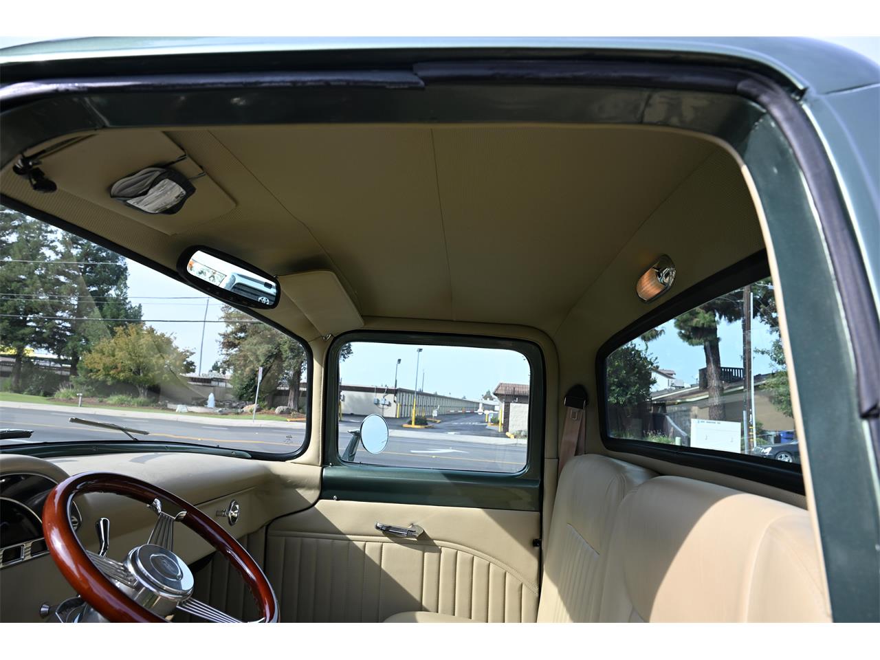 Ford-12-ton-pickup-1956-greensilver-tan-8
