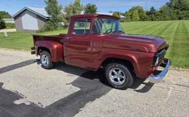 Ford-12-ton-pickup-1957-red-redtan-3
