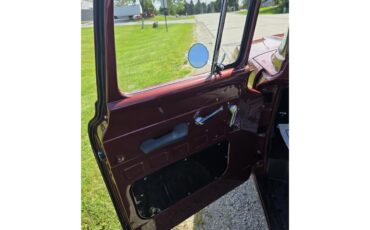 Ford-12-ton-pickup-1957-red-redtan-6