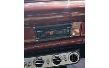 Ford-12-ton-pickup-1957-red-redtan-7