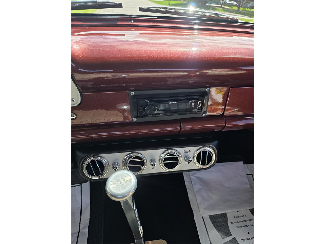 Ford-12-ton-pickup-1957-red-redtan-8