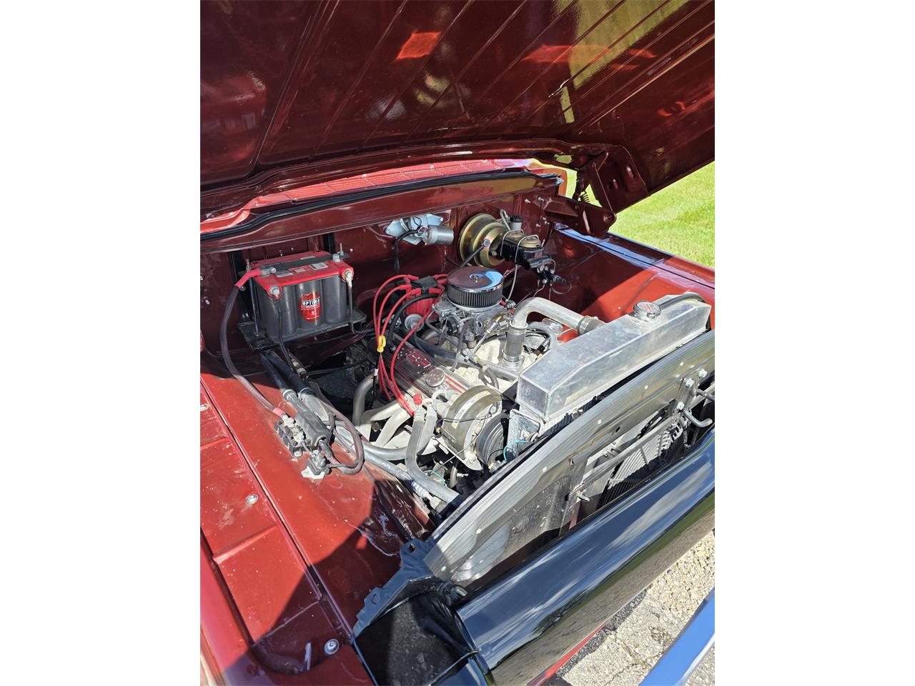 Ford-12-ton-pickup-1957-red-redtan-9